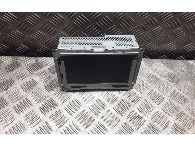 Радио/ проигрыватель CD/DVD / навигация