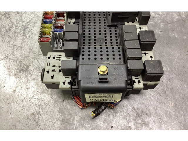 Блок предохранителей  08679899, 08696098   Volvo V70    