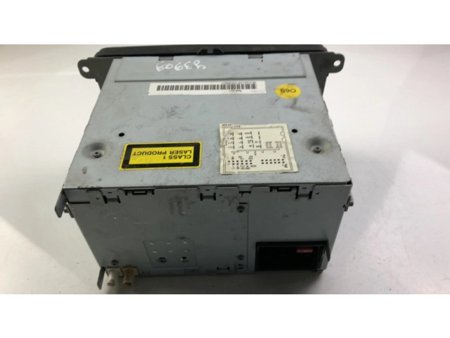 Радио/ проигрыватель CD/DVD / навигация