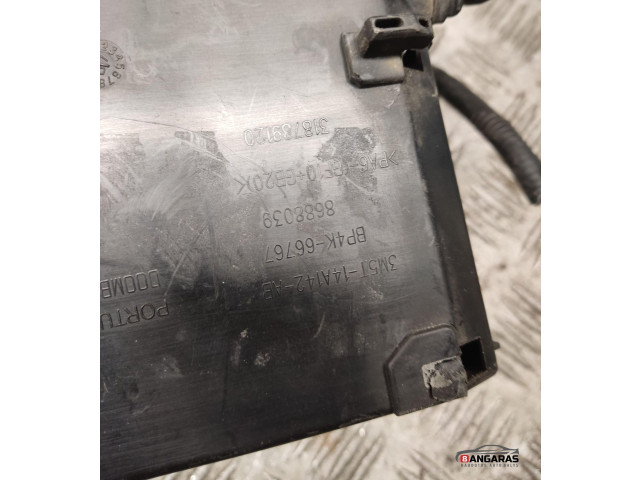 Pojistková skříňka 3m5t14a142ab Volvo S40 2004