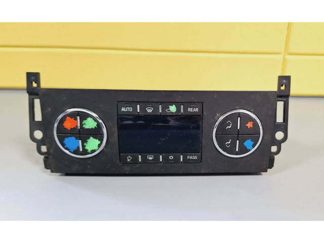 Блок управления климат-контролем 25928677, 388677R083010009   Chevrolet Tahoe