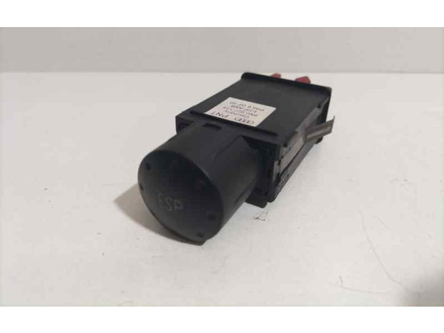 Интеркулер  8N0927134, 80740   Audi TT Mk1 