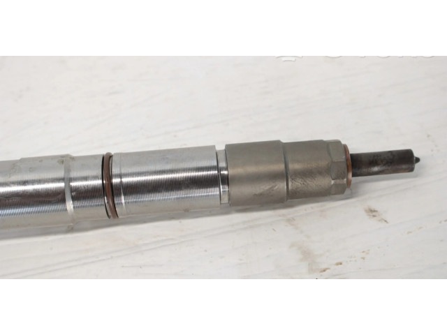 Форсунка 04L130277AC    Volkswagen Golf VII для дизельного двигателя CRB 2