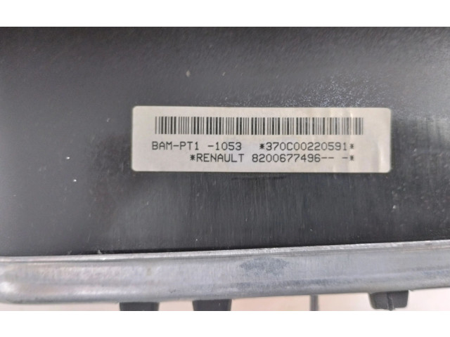 Подушка безопасности водителя 8200677496 Renault Clio III