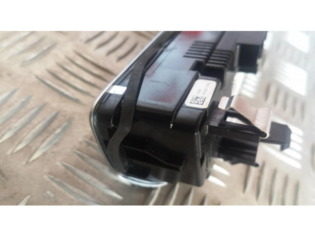 Блок управления климат-контролем 8V0820043Q, 56147000   Audi A3 S3 8V