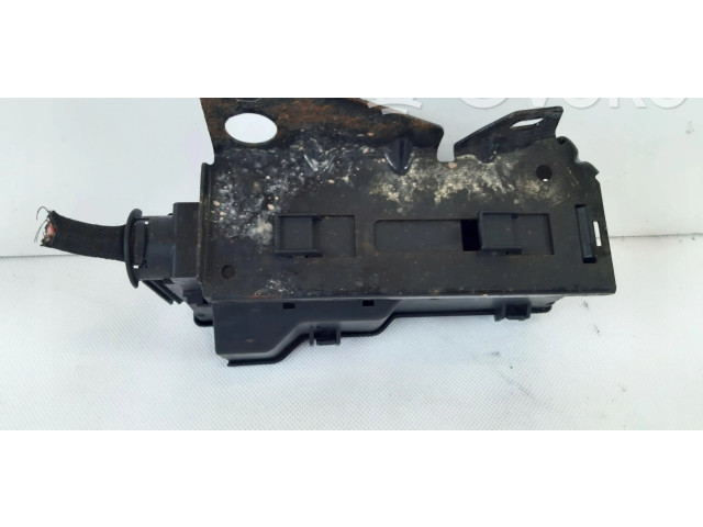 Блок предохранителей Jeep Cherokee