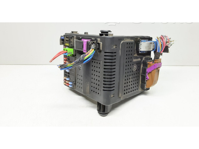 Блок предохранителей 30786475, 28062212 Volvo V70