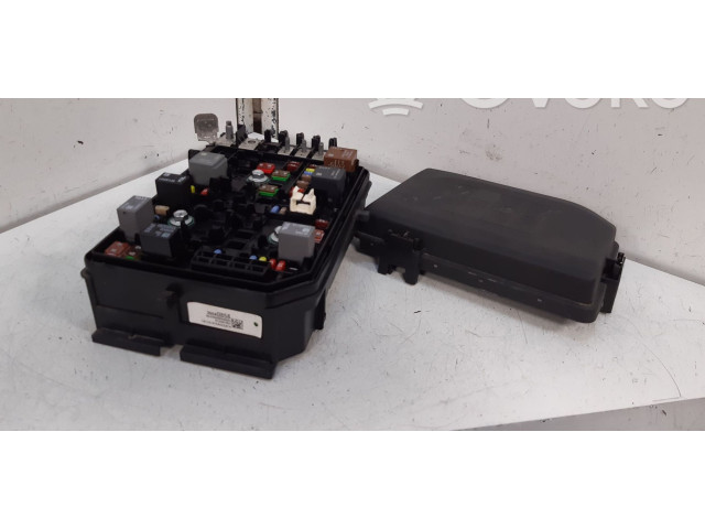 Блок предохранителей 39040858 Vauxhall Astra K