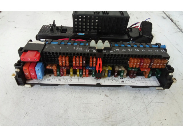 Блок предохранителей  8364542   BMW X3 E83    