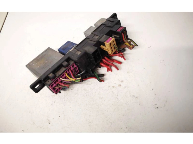 Блок предохранителей 8l0941822a Skoda Superb B5 (3U)