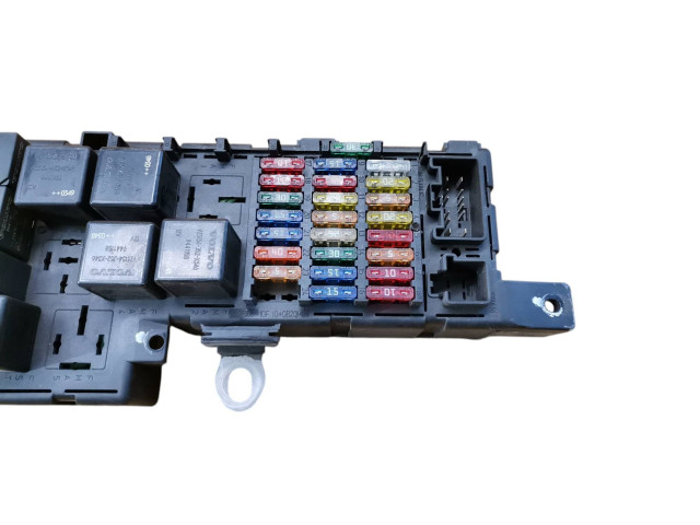 Блок предохранителей 8678449, 518828017   Volvo S80    