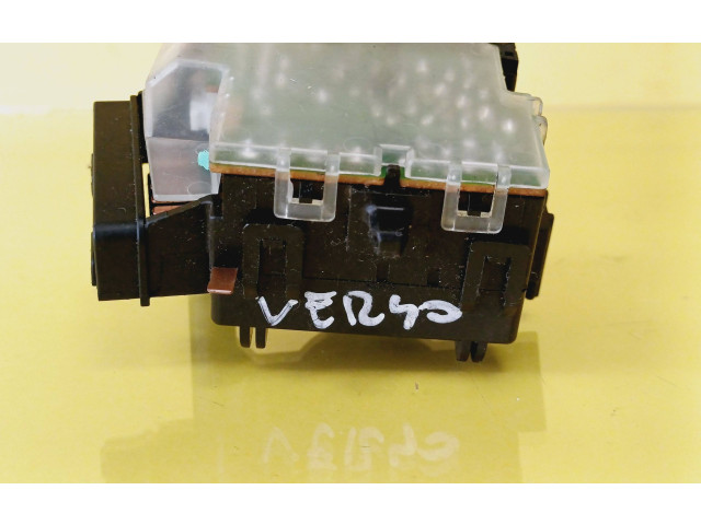 Ручка стеклоочистителей 173647   Toyota Corolla Verso E121