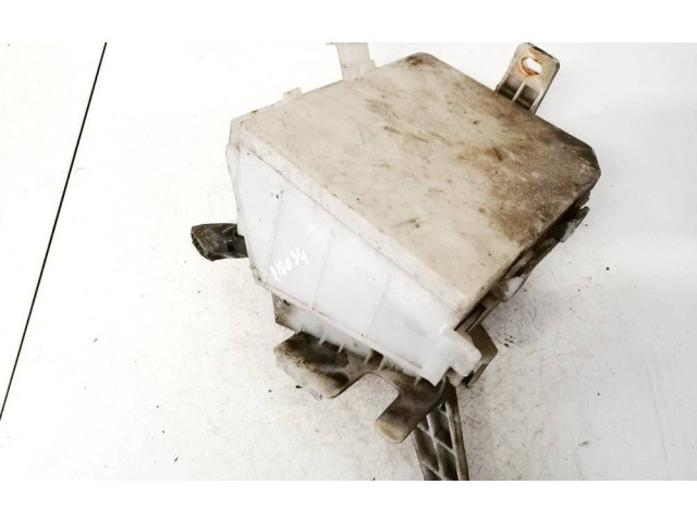 Pojistková skříňka Nissan Note (E11) 2008