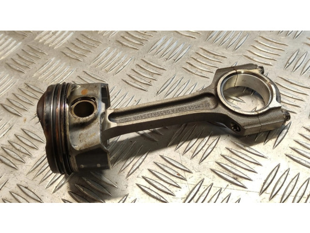 Поршень с шатуном RFCM5G6205FA Ford Fiesta для бензинового двигателя 1.0