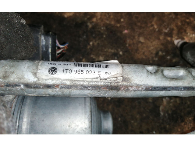 Моторчик дворников 1T0955023E, 1T0955119C    Volkswagen Touran I