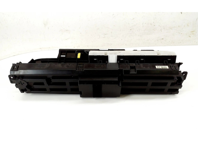 Přístrojová deska Toyota Prius (XW30) 2012 8380047A40, 769363290