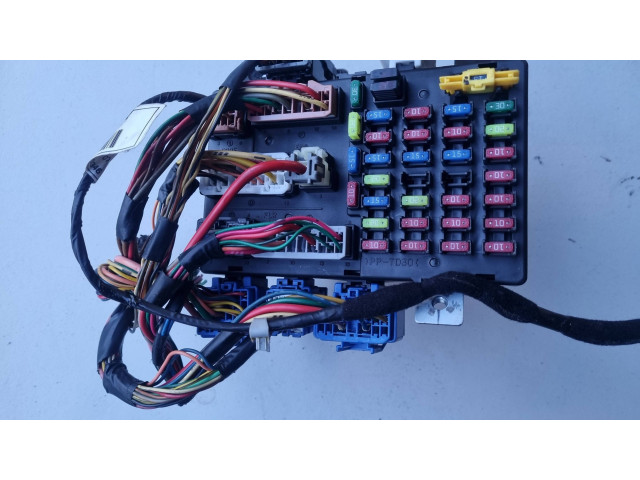 Блок предохранителей  91198-1C010   Hyundai Getz    