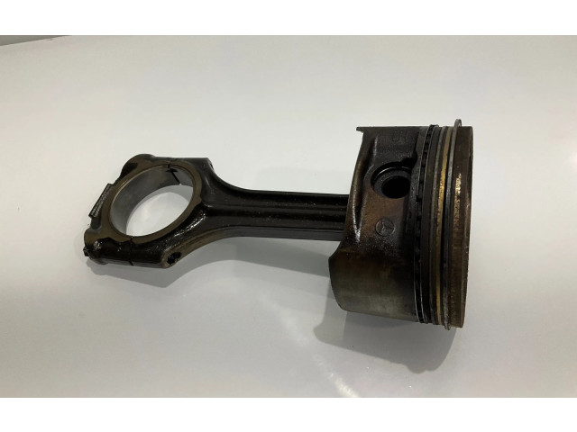 Píst Mercedes-Benz E W211