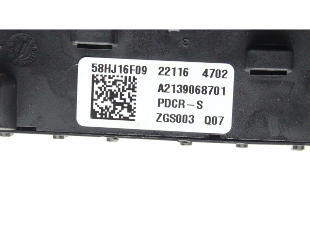 Блок предохранителей  A2139068701   Mercedes-Benz EQC    