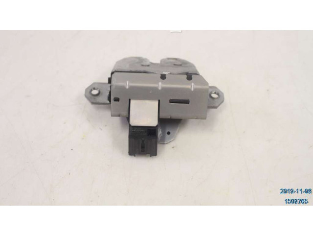 Zámek zadních dveří 31440489 Volvo XC60 2010