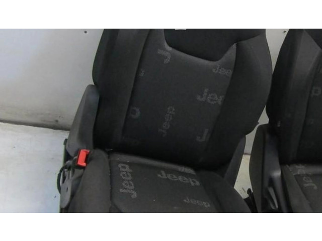 Подушка безопасности в сиденье    Jeep Renegade