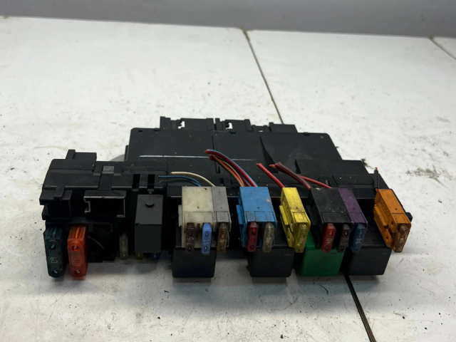 Pojistková skříňka A0275454532, 05045123 Mercede-Benz S W220 2000