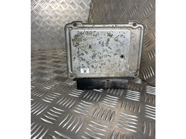 Řídící jednotka 03L906018FA, 03L907309R Volkswagen Tiguan 2011