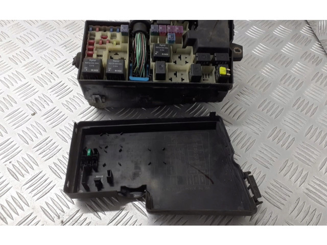 Блок предохранителей  3M5T-14A142-AB   Mazda 3 I    