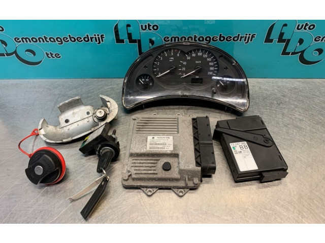 Блок управления 13173347WA, 13144390 Opel Combo C