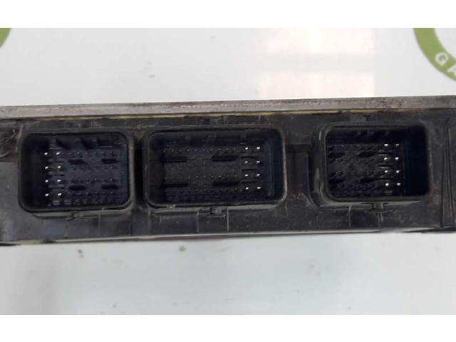 Блок управления двигателя 8201002106, 8201083336   Dacia Duster