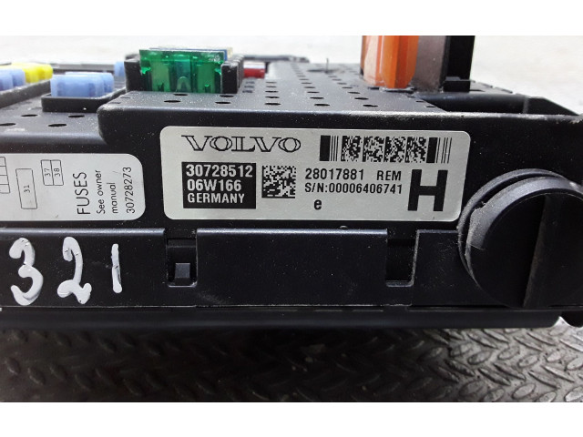Блок предохранителей    30728512   Volvo V70