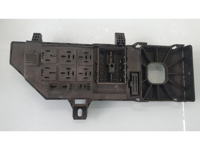 Блок предохранителей 24443147, 13165970 Opel Vectra C