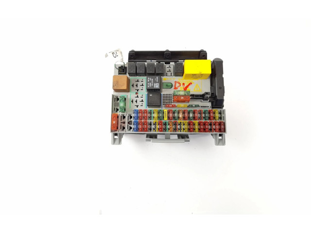 Pojistková skříňka Řídící jednotka BSM 09152787 Opel Vectra 2000