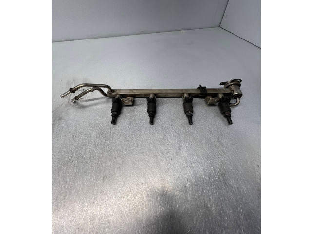 Топливная рампа 037906031AA, 037906031AA   Audi A3 S3 8L  