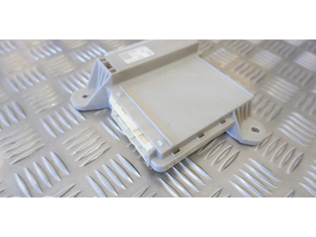 Pojistková skříňka 8267030350 Lexus GS 250 350 300H 450H 2013