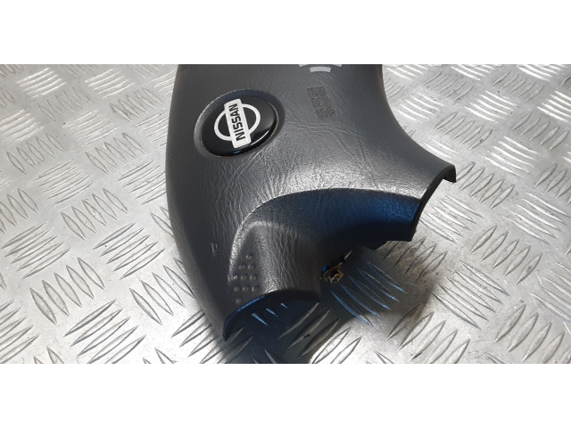 Топливная рампа Nissan Almera Tino