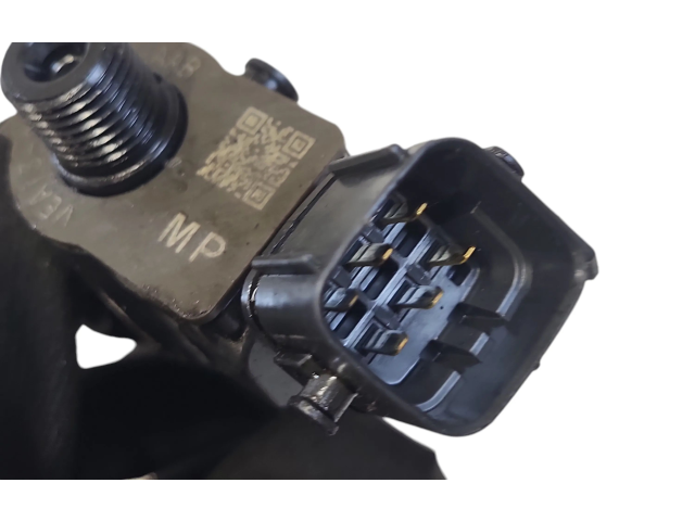 Форсунка VEA132370010AAB, 31405404    Volvo V60  d4204t5 