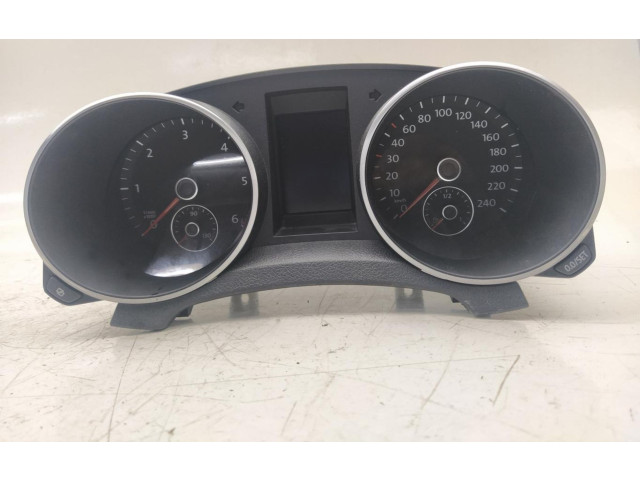 Панель приборов 5K0920870G   Volkswagen Golf VI       