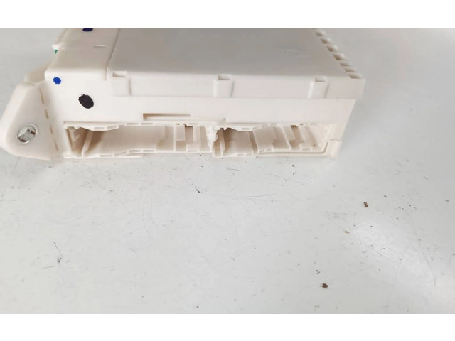 Pojistková skříňka 8276030633 Lexus GS 300 350 430 450H 2010