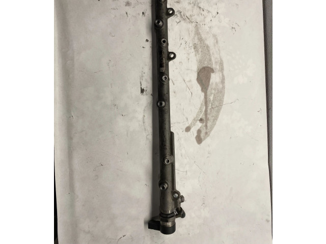 Vstřikovací lišta 7795514   BMW 5 E60 E61     