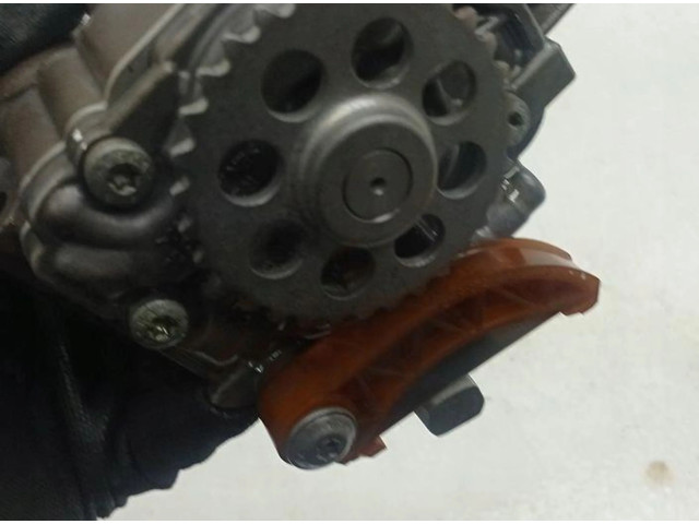 Масляный насос   A1521800701  Mercedes-Benz GLC X253 C253 