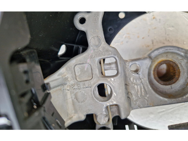 Volant Suzuki Swift III 2020 GS120-07190