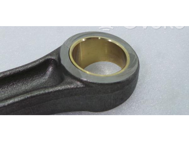 Píst 038J Audi RS4 B8