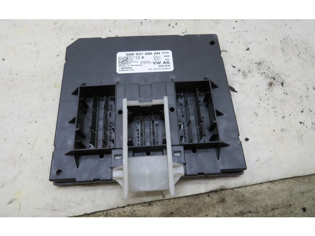 Блок комфорта 5Q0937086 Skoda Octavia Mk3 (5E)