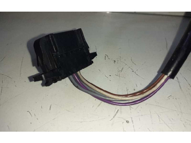 Зеркало (управляемое электричеством) Volkswagen Passat Alltrack   -  года 3B1857507K      