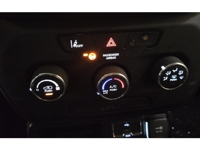 Блок управления климат-контролем 735693929, 7356939290   Jeep Renegade