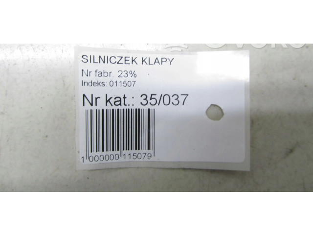 Моторчик заднего дворника 30663891 Volvo V70