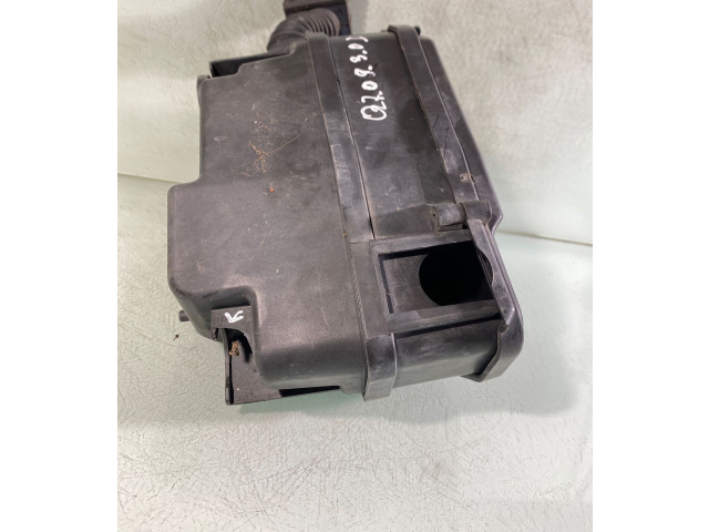 Pojistková skříňka 7l0937576b Audi Q7 4L 2007