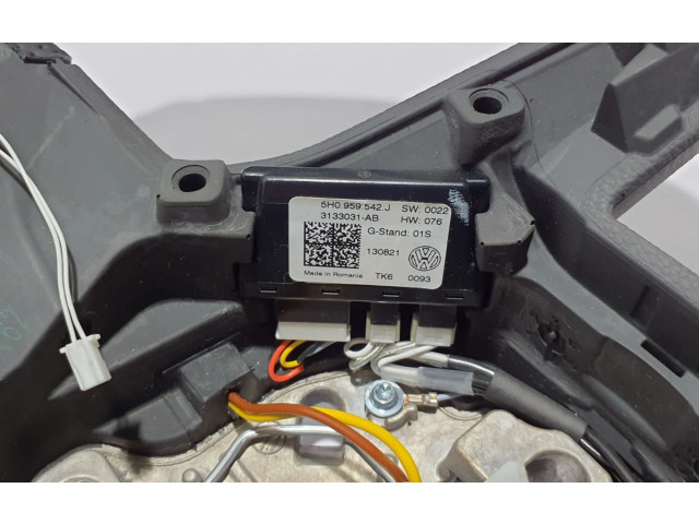 Руль Volkswagen Golf VIII 2019 - года 5H0959542J