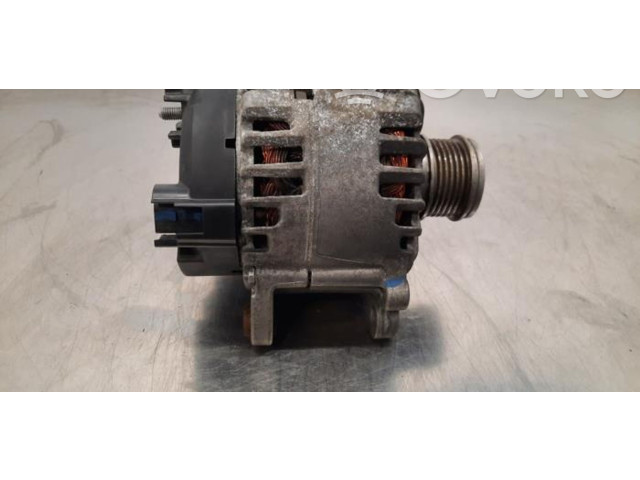 Генератор 04L903021D Volkswagen Golf Sportsvan